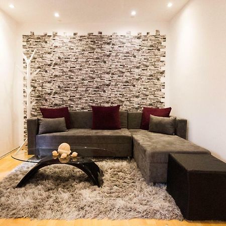 Apartment T & D Pula Luaran gambar