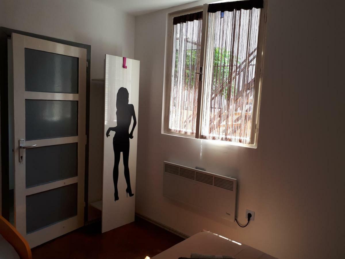 Apartment T & D Pula Luaran gambar