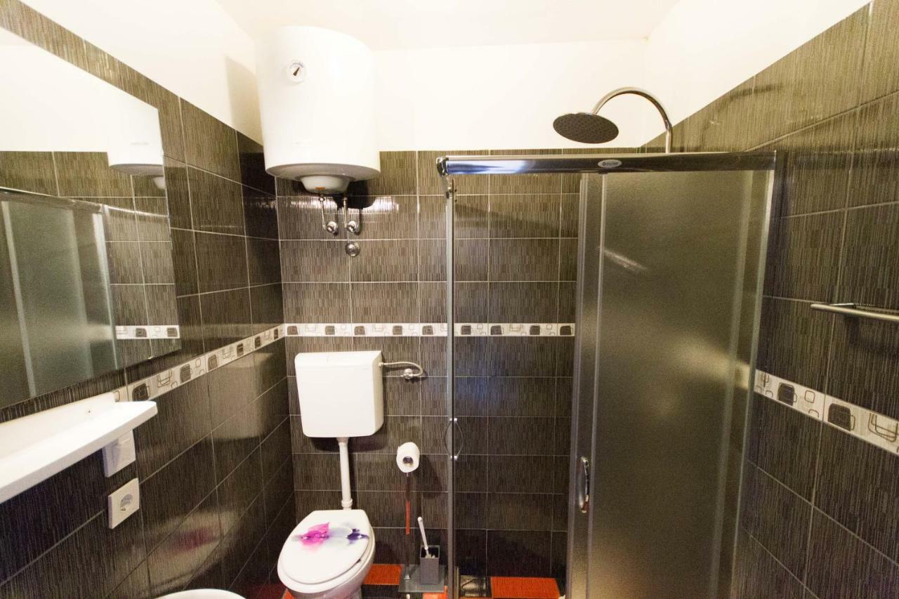 Apartment T & D Pula Luaran gambar