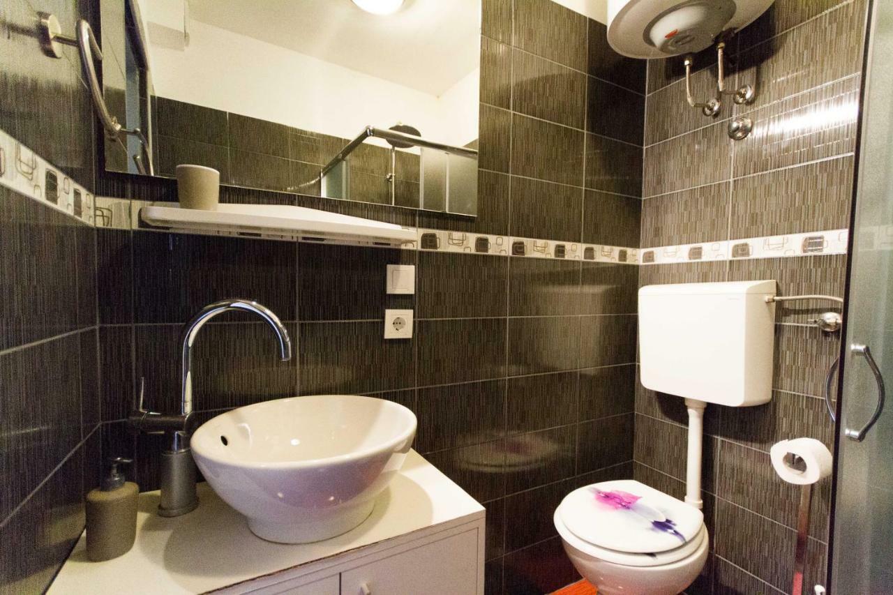 Apartment T & D Pula Luaran gambar